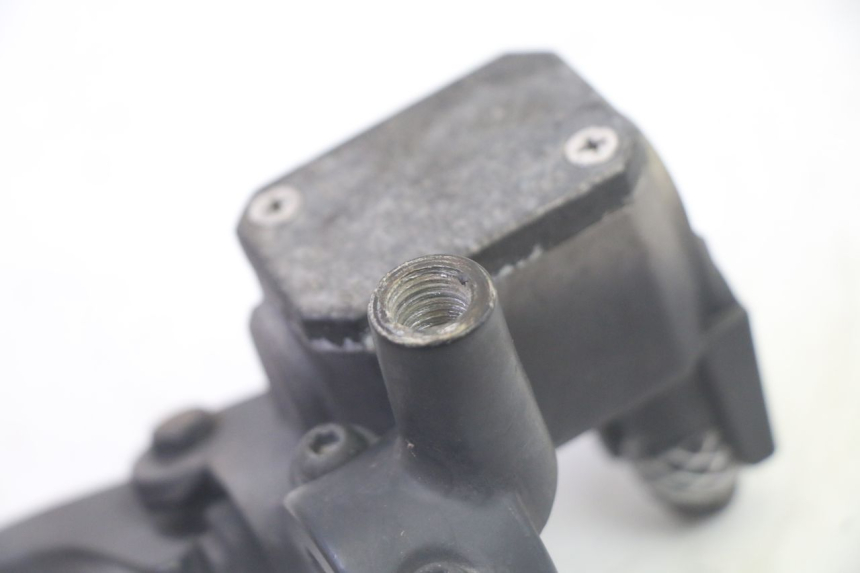 photo de ACHTERREM HOOFDREMSILINDER YAMAHA X-MAX XMAX 125 (2010 - 2013) - Andere kijkhoek