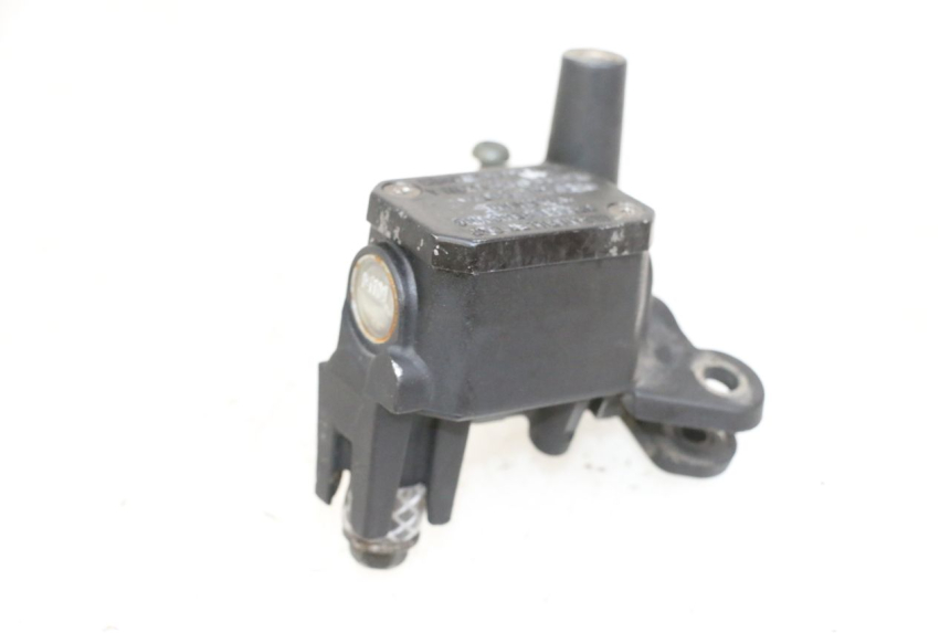 photo de ACHTERREM HOOFDREMSILINDER YAMAHA XMAX X-MAX 125 (2006 - 2009) - Hoofdaanzicht