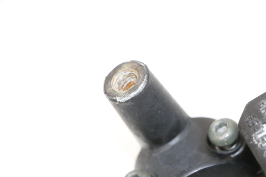 photo de ACHTERREM HOOFDREMSILINDER YAMAHA XMAX X-MAX 125 (2006 - 2009) - Detail van het onderdeel