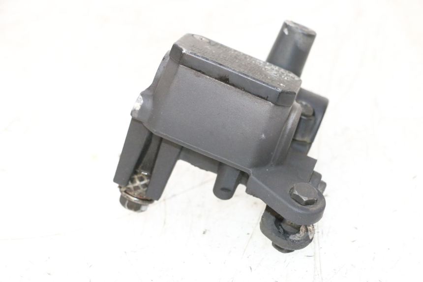 photo de ACHTERREM HOOFDREMSILINDER YAMAHA XMAX X-MAX 125 (2006 - 2009) - Hoofdaanzicht