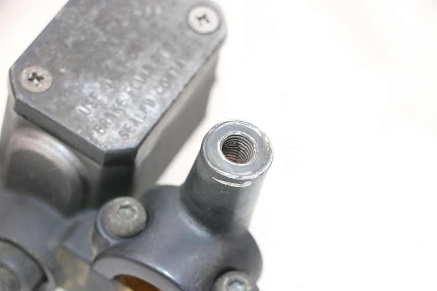 photo de ACHTERREM HOOFDREMSILINDER YAMAHA XMAX X-MAX 125 (2006 - 2009) - Overzicht