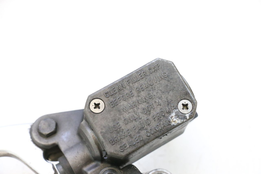 photo de ACHTERREM HOOFDREMSILINDER YAMAHA X-MAX XMAX 125 (2010 - 2013) - Detail van het onderdeel