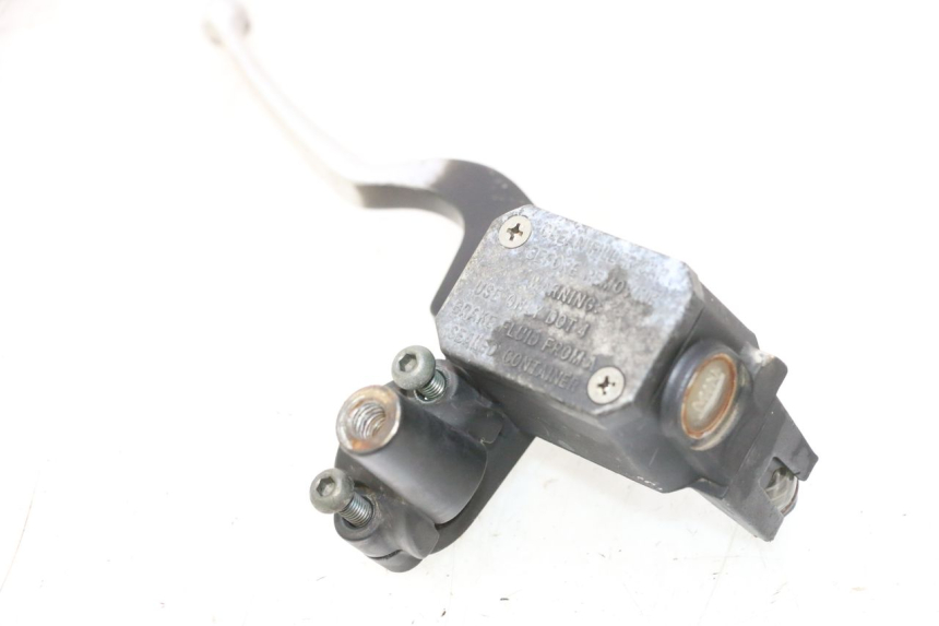 photo de ACHTERREM HOOFDREMSILINDER YAMAHA XMAX X-MAX 125 (2006 - 2009) - Kenmerkende details