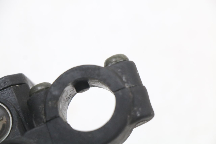 photo de ACHTERREM HOOFDREMSILINDER PIAGGIO X8 125 (2004 - 2007) - Bevestigingspunten