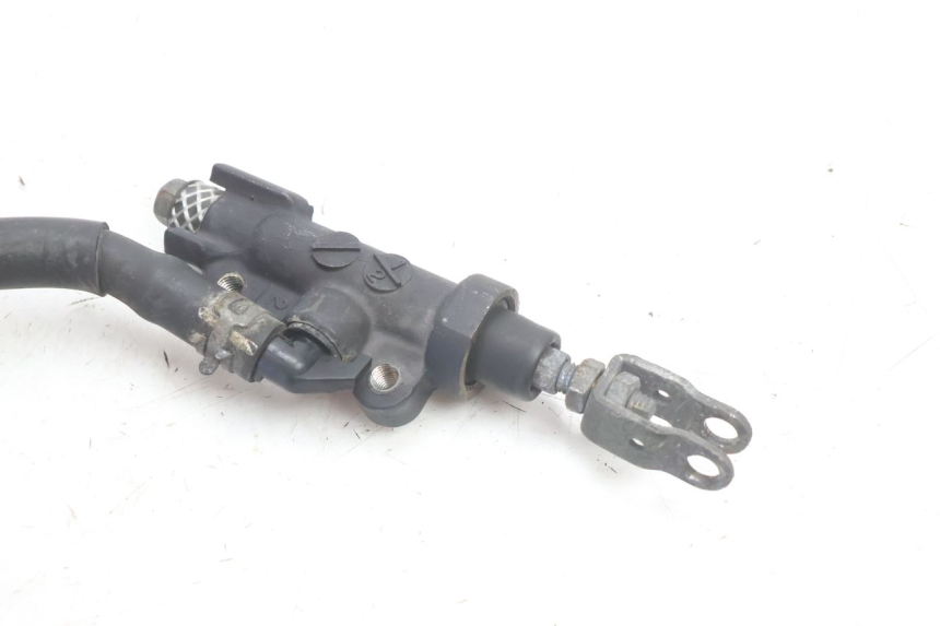 photo de ACHTERREM HOOFDREMSILINDER YAMAHA XJR 1300 (1998 - 2002) - Technische close-up