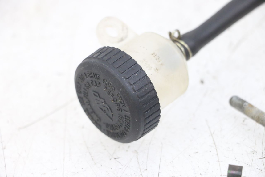 photo de ACHTERREM HOOFDREMSILINDER PEUGEOT XP6 50 (1997 - 2003) - Technische close-up