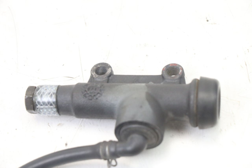 photo de ACHTERREM HOOFDREMSILINDER YAMAHA TZR 50 (2008 - 2016) - Technische close-up