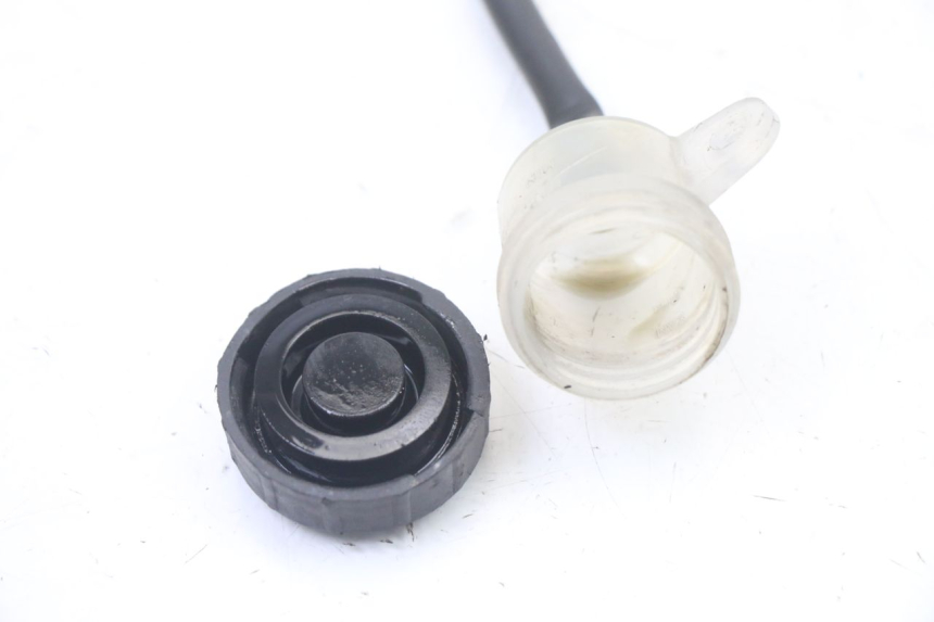 photo de ACHTERREM HOOFDREMSILINDER YAMAHA TZR 50 (2008 - 2016) - Bevestigingspunten