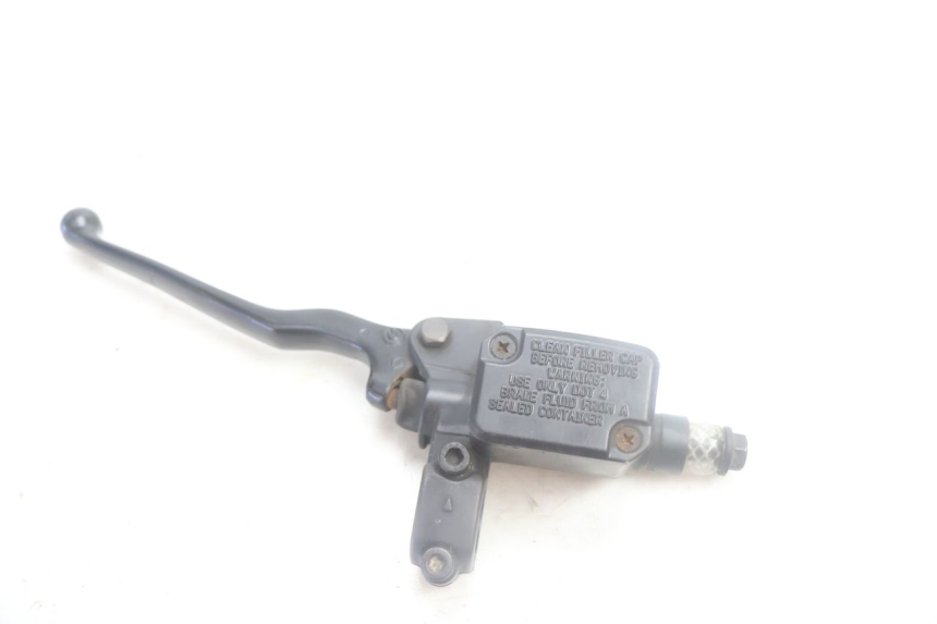 photo de ACHTERREM HOOFDREMSILINDER YAMAHA YP MAJESTY 125 (2002 - 2006) - Hoofdaanzicht