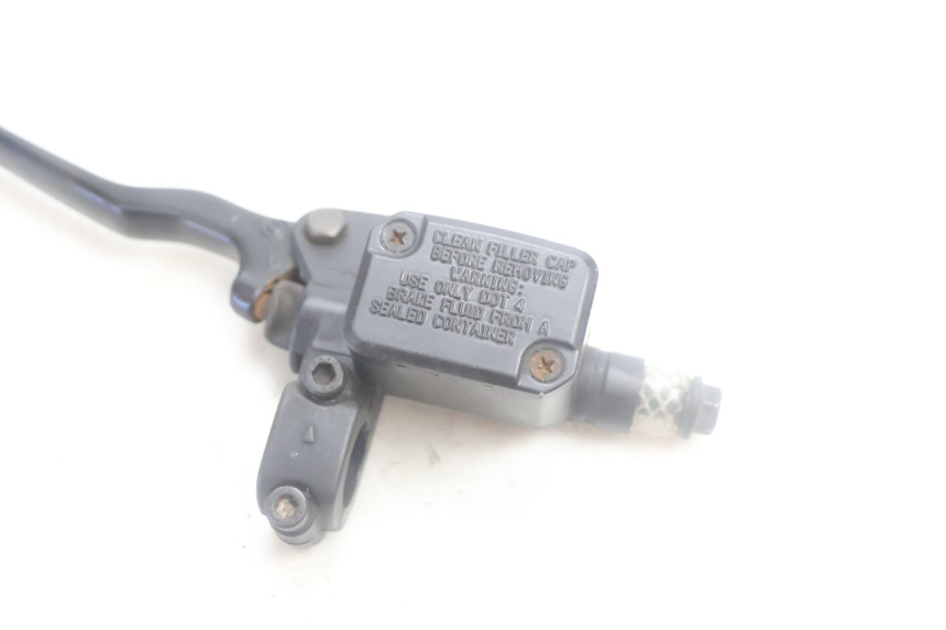 photo de ACHTERREM HOOFDREMSILINDER YAMAHA YP MAJESTY 125 (2002 - 2006) - Zoom op gebruiksstaat