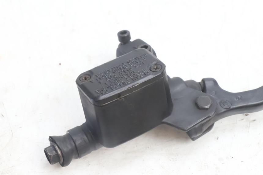 photo de ACHTERREM HOOFDREMSILINDER YAMAHA YP MAJESTY 125 (2007 - 2010) - Detail van het onderdeel