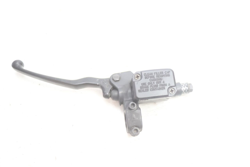 photo de ACHTERREM HOOFDREMSILINDER YAMAHA YP MAJESTY 125 (2002 - 2006) - Hoofdaanzicht