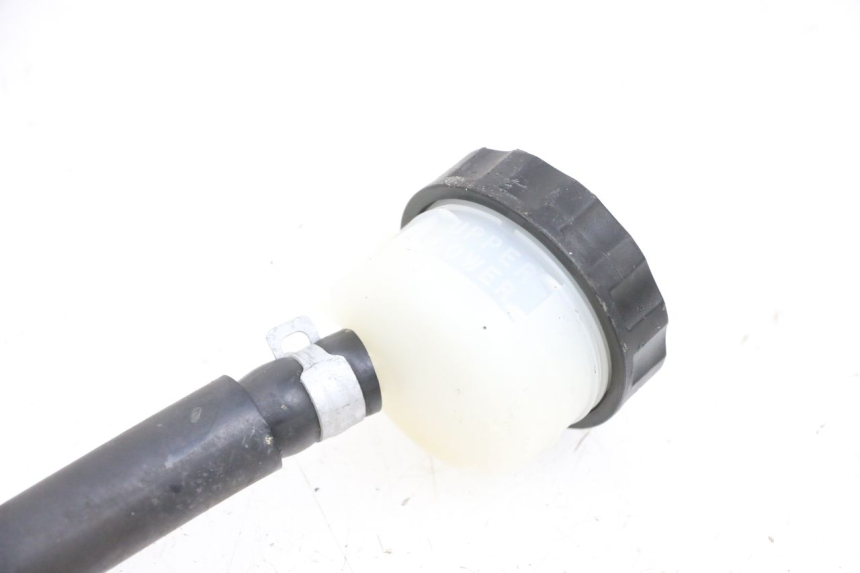 photo de ACHTERREM HOOFDREMSILINDER KAWASAKI ZR 7 750 (1999 - 2004) - Bevestigingspunten