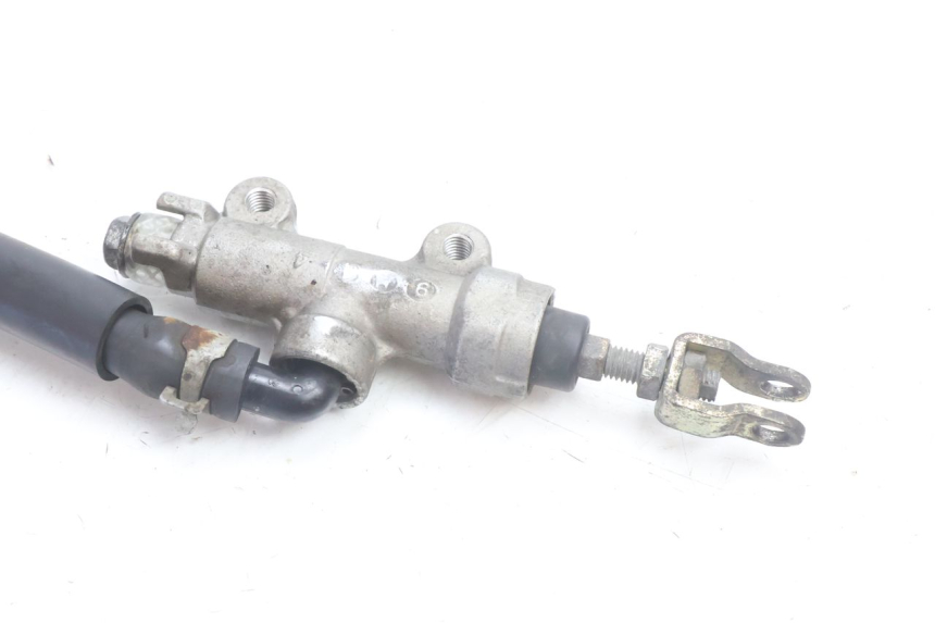 photo de ACHTERREM HOOFDREMSILINDER KAWASAKI ZZR 600 (1995 - 2004) - Detail van het onderdeel