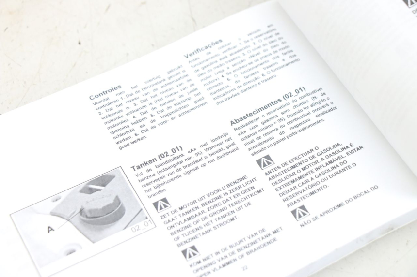 photo de GEBRUIKERSHANDLEIDING PIAGGIO FLY 125 (2005 - 2012) - Overzicht