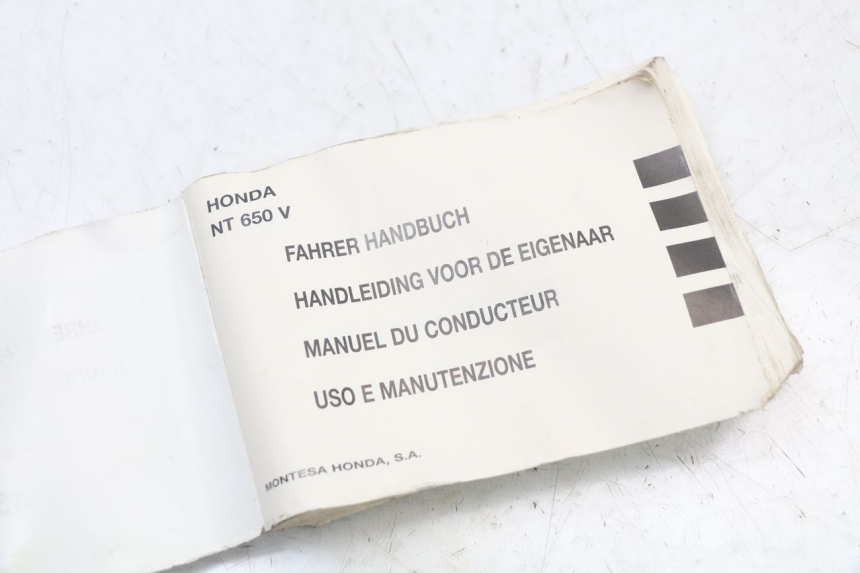 photo de GEBRUIKERSHANDLEIDING HONDA NTV DEAUVILLE 650 (1998 - 2001) - Detail van het onderdeel
