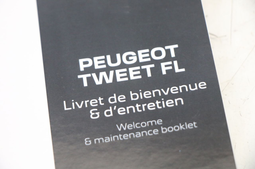 photo de GEBRUIKERSHANDLEIDING PEUGEOT TWEET 4T 50 (2023 - 2025) - Andere kijkhoek