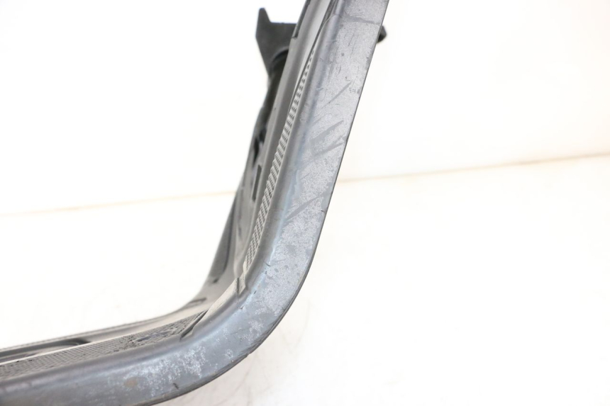 photo de VOETSTEUN MBK BOOSTER SPIRIT NAKED 50 (2004 - 2017) - Kenmerkende details