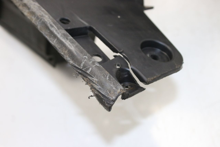 photo de VOETSTEUN SUZUKI BURGMAN 125 (2007 - 2014) - Bevestigingspunten