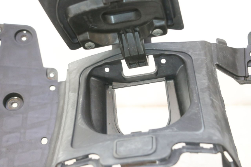 photo de VOETSTEUN SUZUKI BURGMAN 125 (2007 - 2014) - Detail van het onderdeel