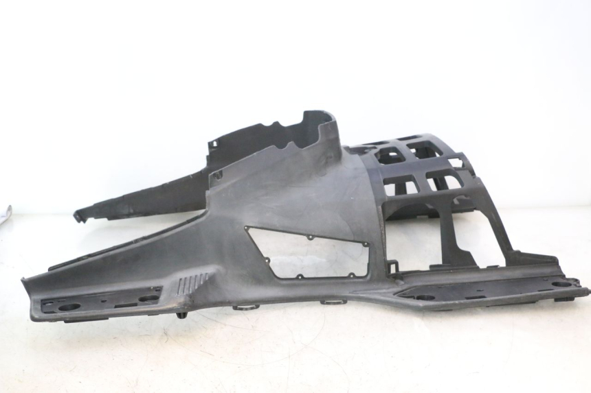 photo de VOETSTEUN SUZUKI BURGMAN EXECUTIVE ABS 650 (2006 - 2012) - Detail van het onderdeel