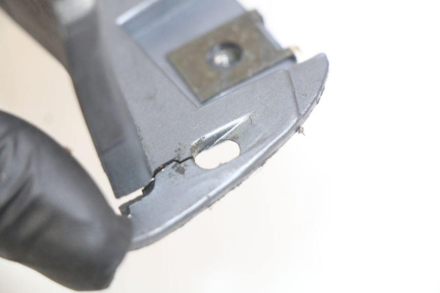 photo de RECHTER VOETSTEUN BMW C1 125 (2000 - 2003) - Detail van het onderdeel