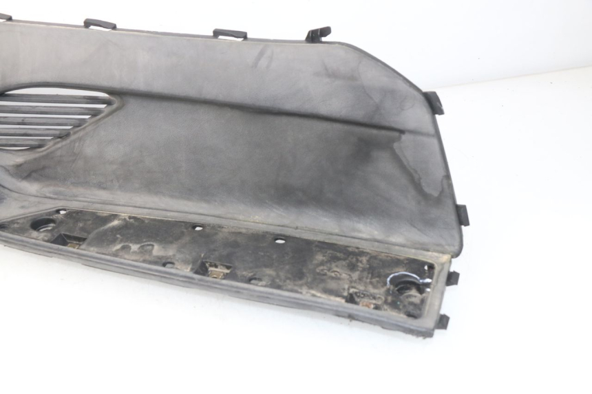 photo de RECHTER VOETSTEUN KYMCO DINK STREET 125 (2009 - 2014) - Zoom op componenten