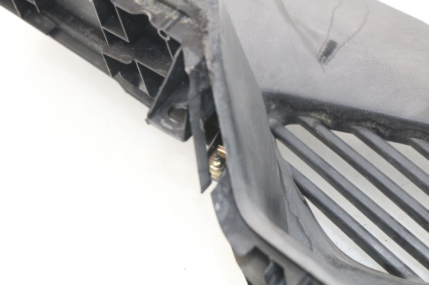 photo de RECHTER VOETSTEUN KYMCO DINK STREET 125 (2009 - 2014) - Bevestigingspunten