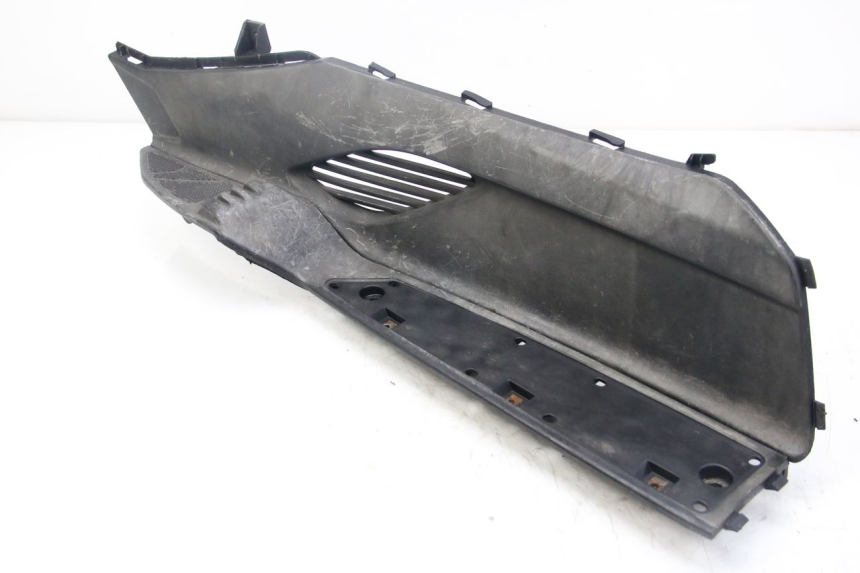 photo de RECHTER VOETSTEUN KYMCO DINK STREET 125 (2009 - 2014) - Technische close-up