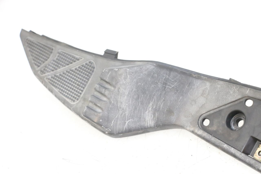 photo de RECHTER VOETSTEUN KYMCO DINK STREET 125 (2009 - 2014) - Technische close-up