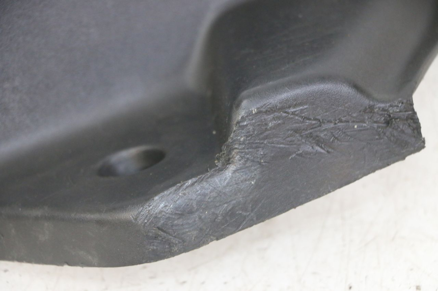 photo de RECHTS VOETSTEUN PEUGEOT ELYSEO 125 (1999 - 2004) - Bevestigingspunten