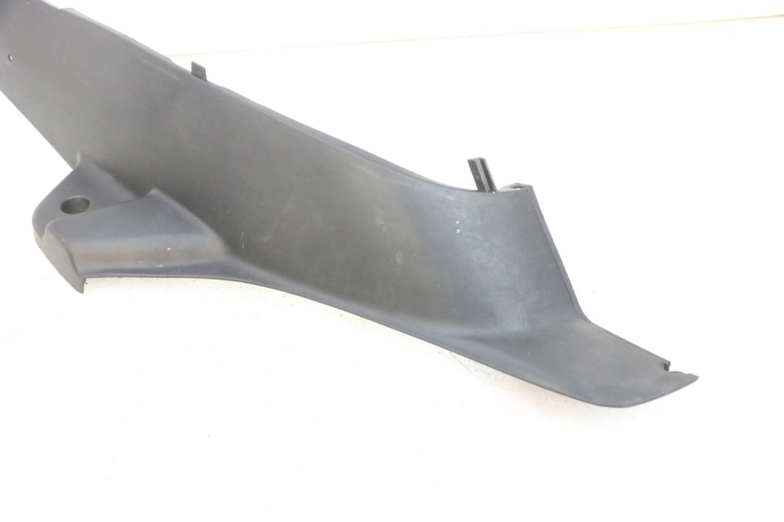 photo de RECHTS VOETSTEUN PEUGEOT ELYSEO 125 (1999 - 2004) - Bevestigingspunten