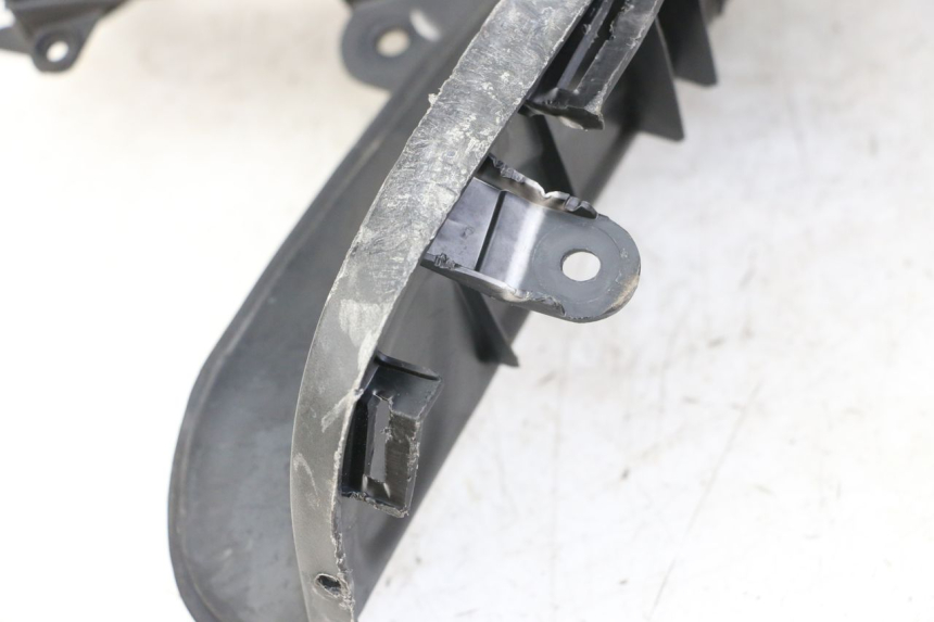 photo de RECHTS VOETSTEUN KYMCO GRAND DINK 125 (2008 - 2014) - Bevestigingspunten