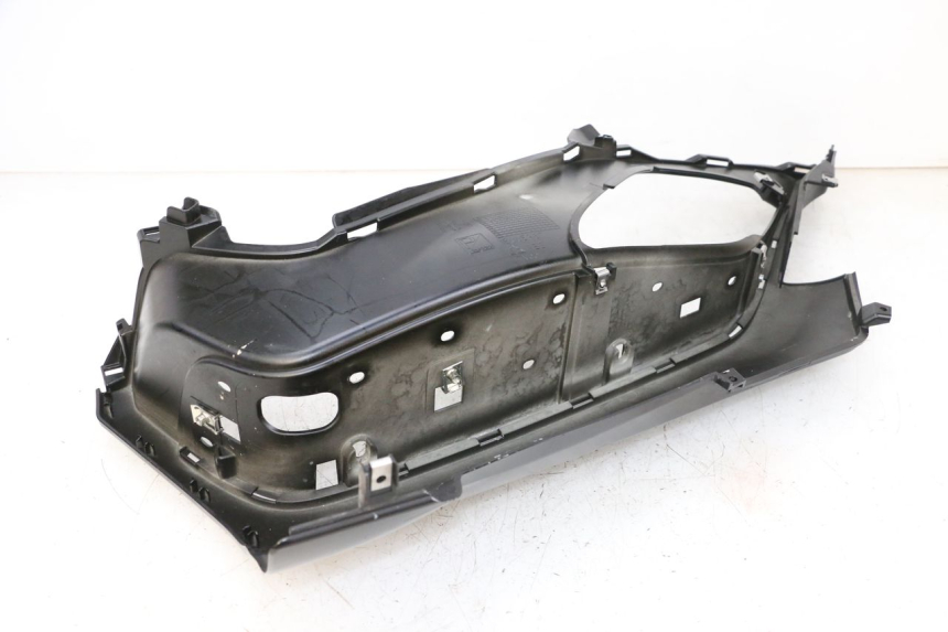 photo de RECHTER VOETSTEUN PIAGGIO MP3 HPE 300 (2019 - 2026) - Technische close-up