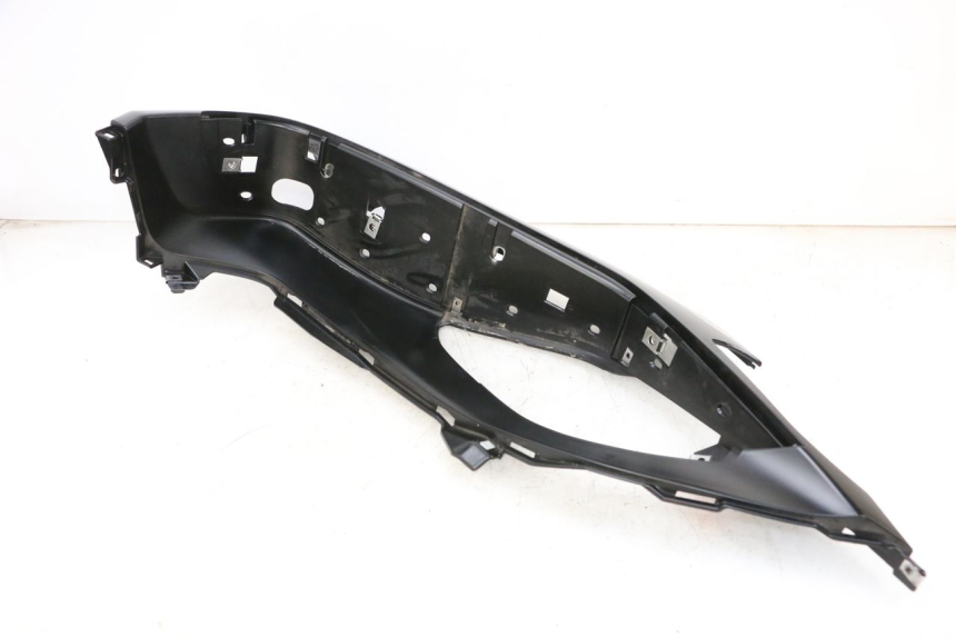 photo de RECHTER VOETSTEUN PIAGGIO MP3 HPE 300 (2019 - 2026) - Staat van het oppervlak