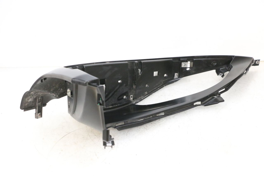 photo de RECHTER VOETSTEUN PIAGGIO MP3 HPE 300 (2019 - 2026) - Gecontroleerd onderdeel