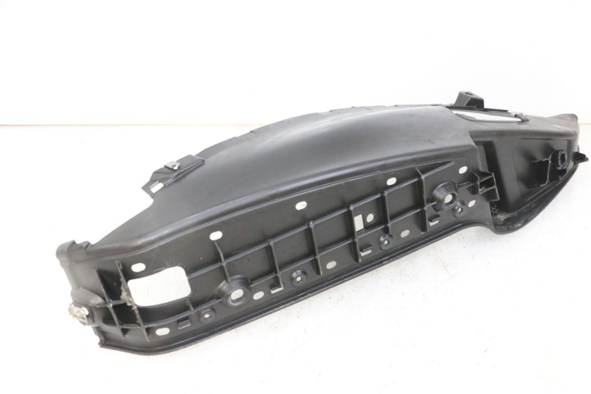 photo de RECHTER VOETSTEUN PIAGGIO MP3 LT 300 (2010 - 2016) - Detail van het onderdeel