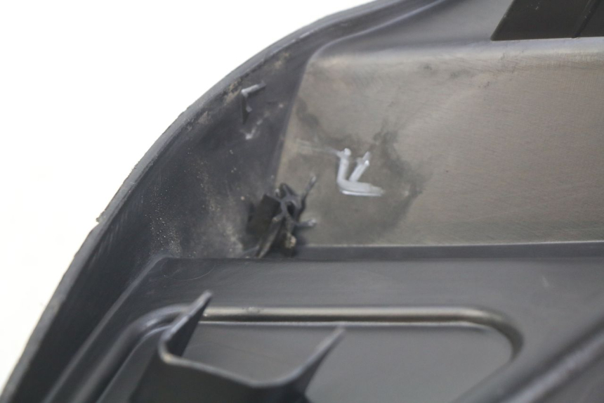 photo de RECHTER VOETSTEUN PIAGGIO MP3 125 (2006 - 2014) - Detail van het onderdeel