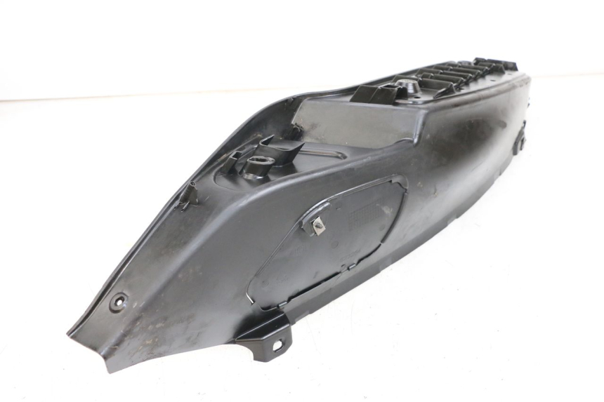 photo de RECHTER VOETSTEUN PIAGGIO MP3 500 (2011 - 2015) - Detail van het onderdeel