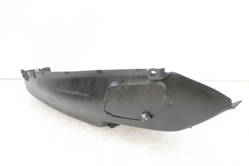 photo de RECHTER VOETSTEUN PIAGGIO MP3 500 (2011 - 2015) - Bevestigingspunten