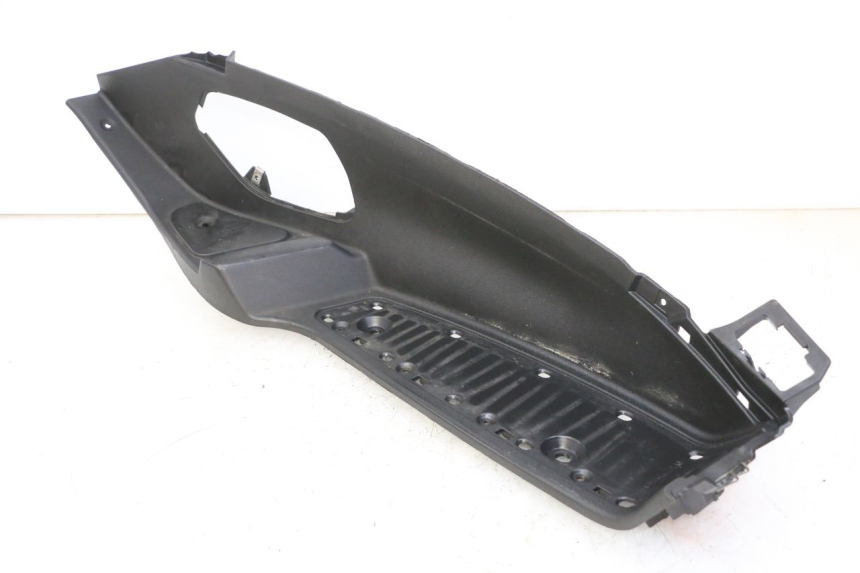 photo de RECHTER VOETSTEUN PIAGGIO MP3 125 (2006 - 2014) - Bevestigingspunten