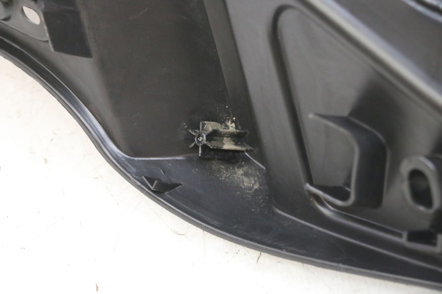 photo de RECHTER VOETSTEUN PIAGGIO MP3 RL 250 (2006 - 2010) - Zoom op gebruiksstaat