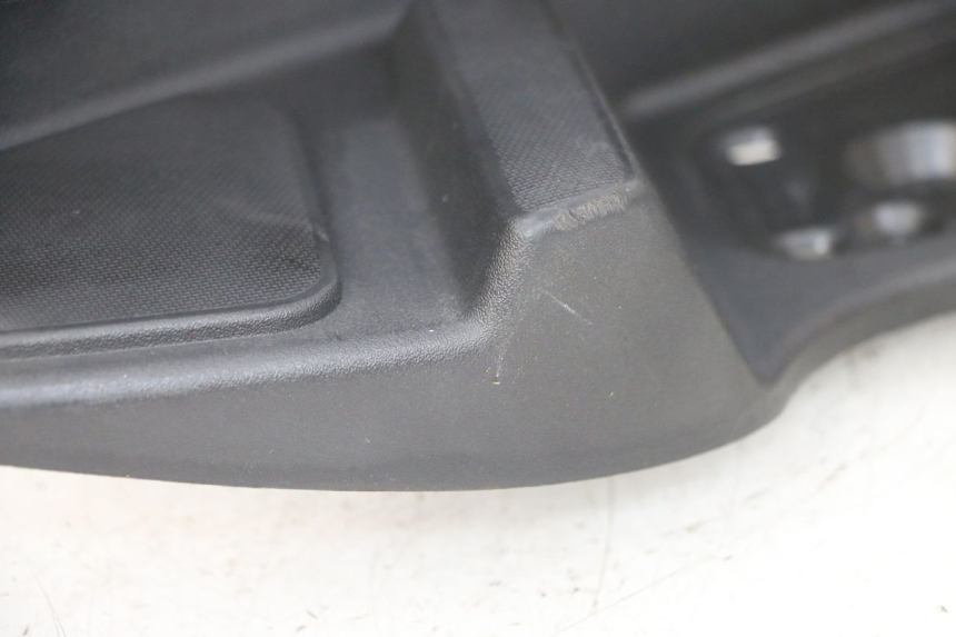 photo de RECHTER VOETSTEUN PIAGGIO MP3 RL 250 (2006 - 2010) - Staat van het oppervlak