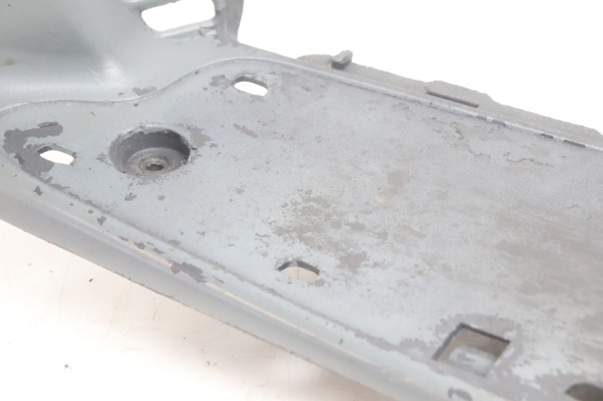 photo de RECHTER VOETSTEUN GILERA RUNNER SP 50 (2002 - 2004) - Technische close-up