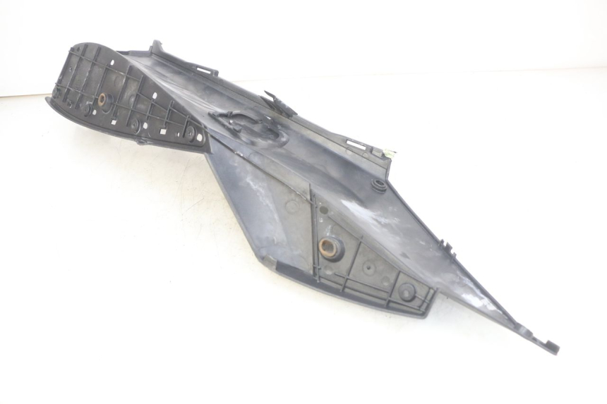 photo de RECHTS VOETSTEUN PEUGEOT SATELIS 125 (2006 - 2009) - Detail van het onderdeel