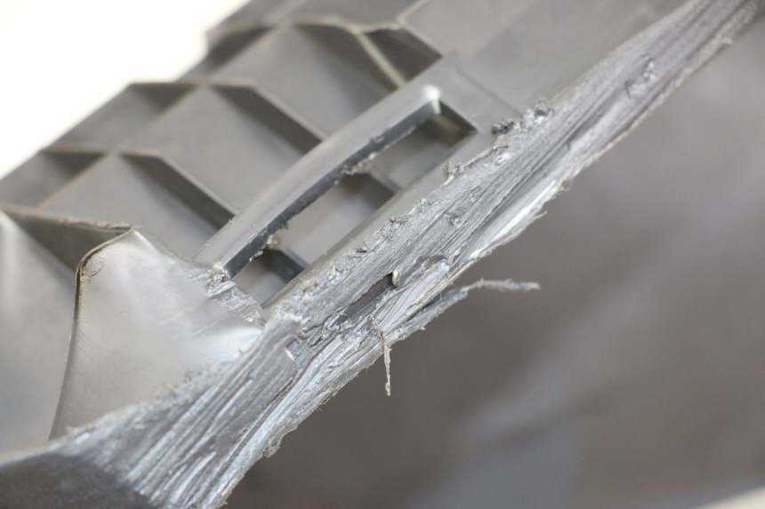 photo de RECHTER VOETSTEUN SUZUKI BURGMAN 125 (2007 - 2014) - Zoom op gebruiksstaat