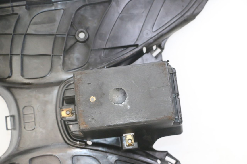 photo de VOETSTEUN PEUGEOT ELYSEO 125 (1999 - 2004) - Kenmerkende details