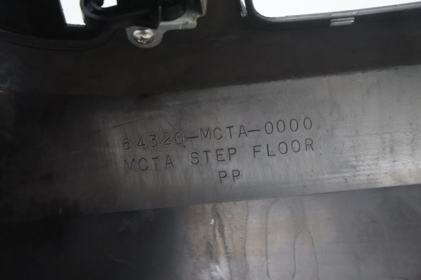 photo de VOETSTEUN HONDA FJS SILVER WING SILVERWING 400 (2005 - 2008) - Kenmerkende details