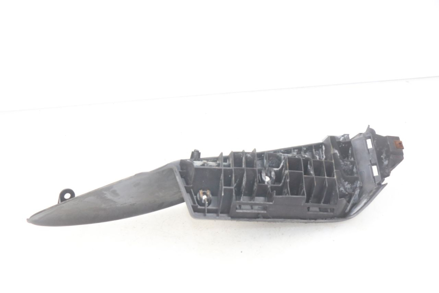 photo de LINKER VOETSTEUN SUZUKI BURGMAN 125 (2007 - 2014) - Detail van het onderdeel