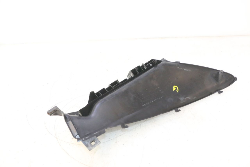 photo de LINKER VOETSTEUN SUZUKI BURGMAN 125 (2007 - 2014) - Detail van het onderdeel